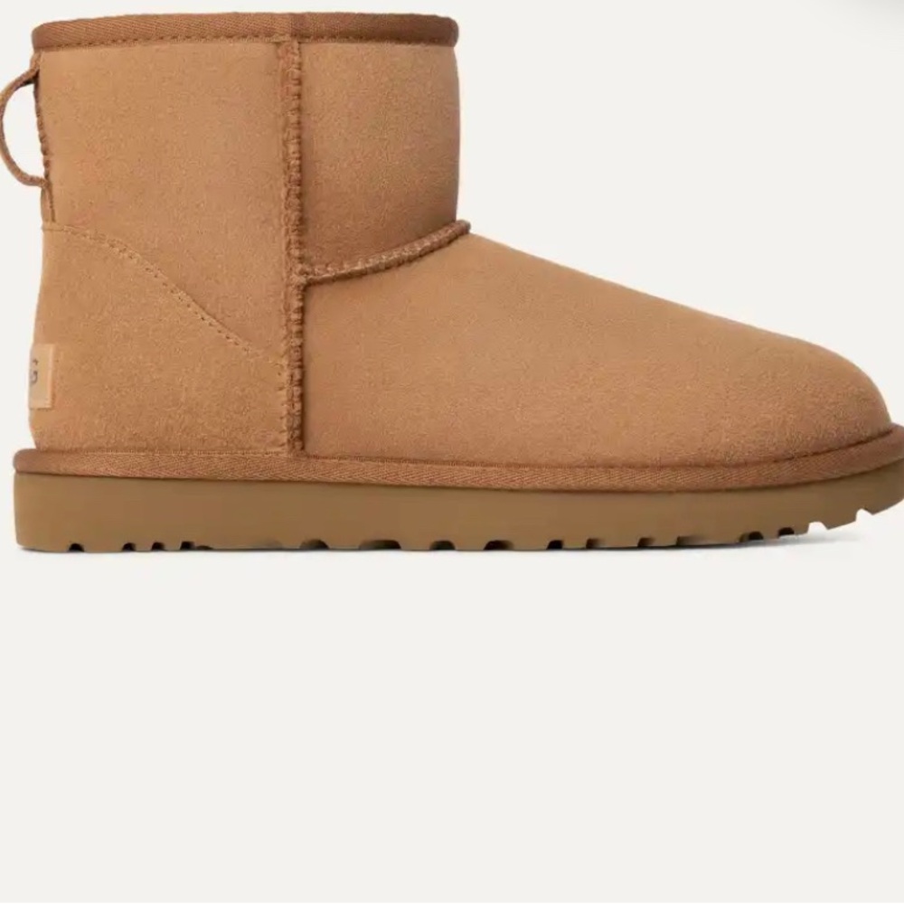 Ugg mini II boot